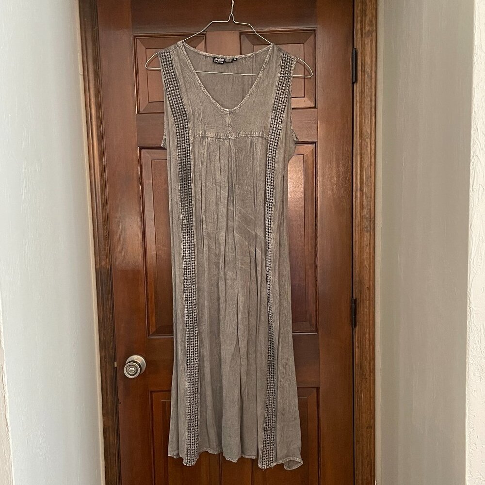 Size 1X Ananda's Collection washed gray sleeveless dress